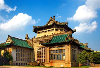 武汉大学+黄鹤楼一日游【一日游2-10人小团专业导游讲解】【武汉大学深度游，黄鹤楼登楼讲解，10人内小团，纯玩无购物】