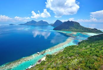 仙本那敦沙卡兰海洋公园一日游【可选爬山/中文导游/浮潜深潜】【带您玩遍三大知名海岛（军舰岛、珍珠岛、曼达布安岛），美景不重样】