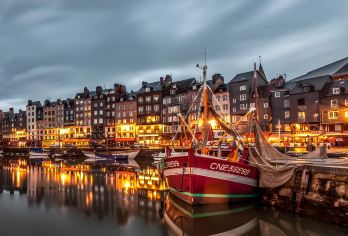 巴黎接送：法国诺曼底象鼻山+翁佛勒尔小镇一日游（渔港小镇）【中文服务|专车接送|时间自由|行程可调】