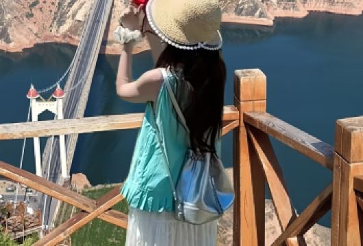 刘家峡+炳灵寺石窟+黄洮交汇一日游【纯玩8人小团/上门接送】【8人以内小团出行，专属车辆上门接送，游览精华景点，随性惬意的畅玩！随手一拍都是大片。】