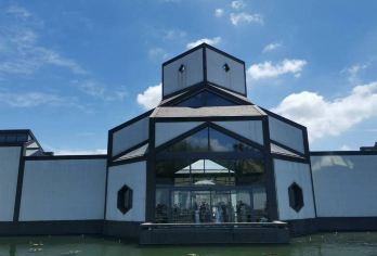 苏州博物馆本馆亲子套票，文博讲师人工精讲，【可入馆】【讲师用浅显故事解读苏博建筑与文物，贴合孩童理解节奏，轻松收获吴越历史知识。】