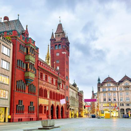 瑞士苏黎世发车+巴塞尔主教座堂+伯尔尼古城一日游