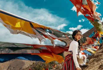 西藏拉萨纳木措北岸圣象天门一日游  团型任你选，组队冲就对了【景色：纳木错蓝得醉心，圣象天门似神工雕琢，念青唐古拉雪山巍峨相伴，一眼万年的藏地风光。】