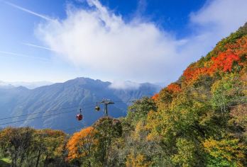 汉中龙头山国际旅游度假区一日游【赏秋专线/高铁站直达】【[热门景点]汉中网红打卡景点，老少皆宜，索道、观光扶梯直达，无需爬山】