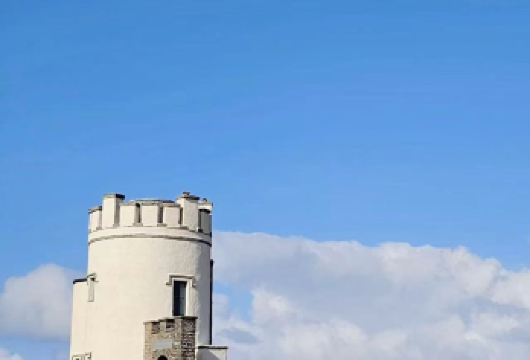 爱尔兰都柏林城堡-马拉海德城堡【中文司机 可定全境包车】【专属私密，一家一团，尽享自在旅途。】