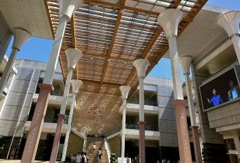 海口雷琼世界地质公园+骑楼老街+海南省博物一日游-可英文服务【火山口探万年地质奇观，骑楼下品南洋旧梦，省博里读琼岛千年，海口三卷展风华。】