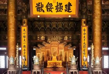 故宫博物院+颐和园一日游【2-8人西语私家团含门票讲解接送】【1对1独立西班牙语导游全程陪玩讲解、包含故宫门票，颐和园门票】