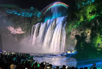 夜游黄果树瀑布包车一日游（1单1团，安顺出发，金牌司导带玩）【行程自由】