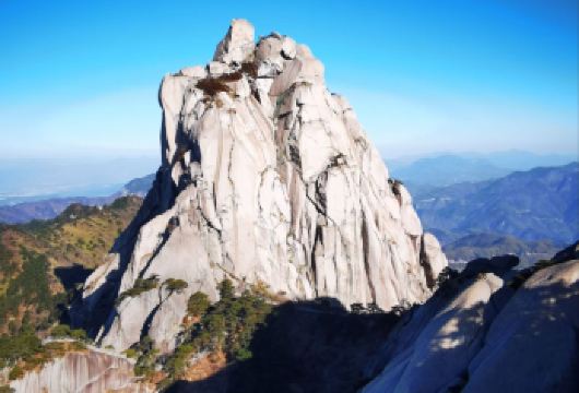 天柱山＋安庆古城历史文化街区一日游【奇峰古韵◆2-8人小团】【天柱山揽奇峰云海，倒扒狮寻市井遗韵，2-8 人小团纵览皖江风华。】