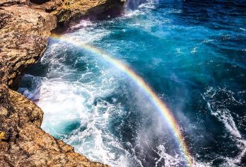 巴厘岛蓝梦岛一日游【恶魔的眼泪环岛游|浮潜/深潜随心搭配】【[恶魔的眼泪]打卡蓝梦岛著名网红景点Devil's Tear，每当海浪褪去，仿佛像梦境一般~】
