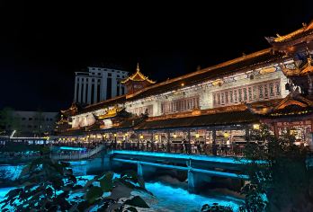 成都熊猫谷+都江堰+仰天窝广场+钟书阁+南桥夜景一日游【景点可选|可选英文导游|专车接送|行程可调|可定制行程】