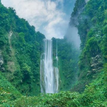 广西百色-通灵大峡谷+德天大瀑布上门接送一日游