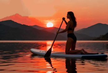 三亚新路线！ 后海浆板 打卡日落 篝火晚会营地 椰子鸡晚餐 【三亚后海浆板 新路线等您来体验~ 送拍摄 专业教练带领】
