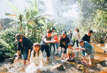 西双版纳勐远纳卡雨林徒步一日游【自制雨林餐+ATV越野摩托】【[明星同款野生厨房]真正的雨林大餐，摘野菜，摸鱼捉虾，自制餐具，生火烤肉；】