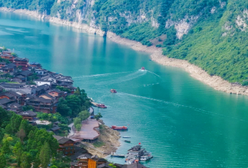 蚩尤九黎城+乌江画廊游船+龚滩古镇纯玩一日游·赠旅意险+午餐【赠真正乌江精华段-龚滩古镇乌江画廊游船】