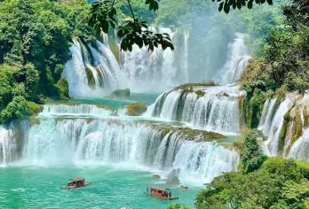 南宁-德天跨国瀑布一日游【纯玩小团+上门接送+可拼车/包车】【[品质服务]五座/七座专车上门接送，专职司机保驾护航，安心出游!】