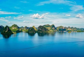 崇左德天瀑布+鹅泉/通灵/古龙山/渠洋湖一日游【不含门票】【德天瀑布，亚洲第一大跨国瀑布，横跨中越，三级叠瀑，气势磅礴，《花千骨》取景地 。】