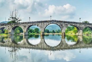 【纯玩拼小团+上门接送】景德镇瑶里+瓷宫+寒溪+东埠一日游 【精品小团，5-9座轿车或商务车，出行无忧，行李可带上车，送高铁站！瓷都旅游官方运营，不满意全退！】