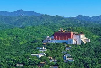 【金牌说】承德避暑山庄讲解 3小时 大咖讲师  私家团精品团【[金牌导游讲师团]他们博古通今，幽默睿智，善于挖掘文物背后的故事，用有趣的方式还原历史真相；】