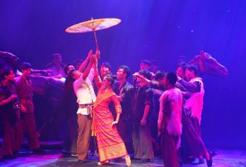 《梦幻腾冲》演出一日游自驾游必选演出票（VIP、甲票、乙票）【采用先进的舞台技术，结合灯光、音效和多媒体元素，打造出美轮美奂的视觉效果】