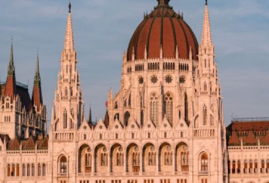 匈牙利布达佩斯国会大厦-英雄广场-多瑙河畔一日游【欣赏布达拉宫的宏伟气势】