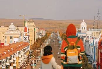 漠河北极村+鄂温克驯鹿园一日游【一路向北探秘北极光】【[热销精品]6-30人小团连续 7 年热销线路 ，好评如潮！】