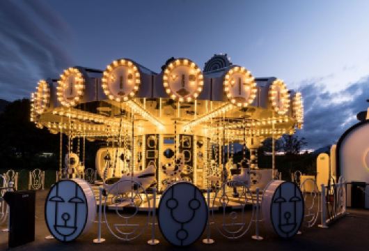 萨尔茨堡出发-到因斯布鲁克看水晶世界【服务时间：本产品为中文司机专车出行，服务时长为10小时，包括往返接送，景点参观及用餐时间；】