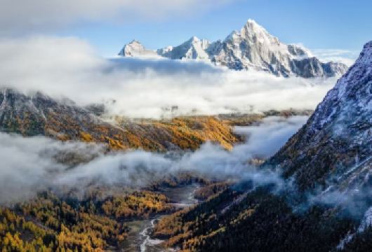 成都往返四姑娘山长坪沟一日游（雪山群峰+长坪古道+往返交通)【长坪沟是观赏 “蜀山之后” 幺妹峰的最佳位置，沿途视野开能全方位感受其巍峨圣洁阔，雪山仿佛触手可及，】
