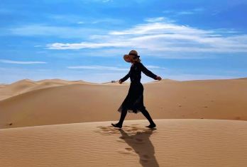 阳山大佛+炭窑口岩画+高阙塞+大碱湖+阴山大漠一日游【可选2-6人精致小拼团，或私家独立包车游 (多种车型选择）】