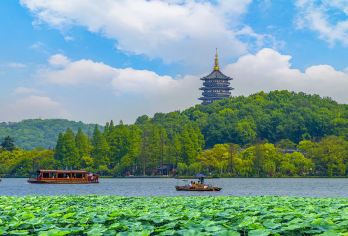 杭州西湖一日游【西湖游船+雷峰塔+灵隐飞来峰 专车上门接】【纯玩无购物、可选宋城千古情，一天游遍杭州经典景点，省钱省心又省力！】