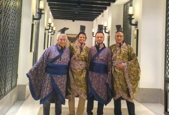 兵马俑华清宫8人英文小团-体验XR+秦文化午餐+华清宫下午茶【参观兵马俑，亲身感受大秦军团锐士的震撼，沉浸式VR体验大秦军团征战场景，感受秦朝军事力量与雄风。】