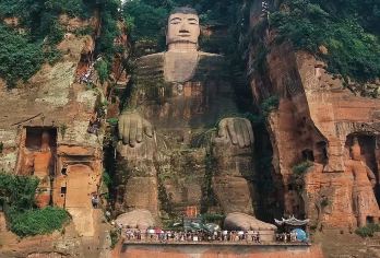 乐山大佛游船【含船票+30分钟人工讲解+蓝牙耳机】【不用爬山看大佛，游船出行更省力】