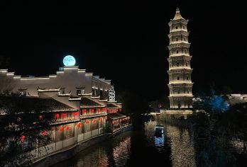 安徽铜陵永泉小镇+铜文化园+大通古镇一日游可英文服务【永泉忆江南十二景，铜园铸三千年矿魂，大通古镇锁江涛，铜陵三韵展风华。】