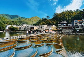 【当地司机团队1人起订】景德镇瑶里+寒溪村+瓷宫+东埠一日游【[丰富玩乐]打造景德镇优享1-6小团，真纯玩无购物，高效不等人！】