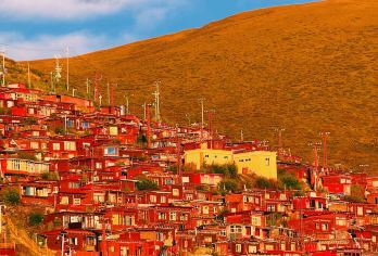 色达佛學院半日游【特殊渠道进入】【色达五明佛學院，万千红屋映雪山，藏地人文与自然交融，摄影/美地。】