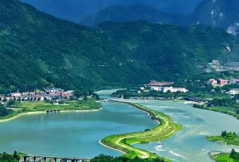 四川成都都江堰+青城山包车一日游【1..中文司机，上门接送】