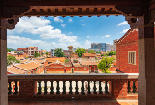 晋江五店市传统街区 - 安平桥线【闽南古厝 + 桥梁文化，欣赏红砖燕尾脊建筑，漫步千年古桥，品尝晋江牛肉羹、润饼卷】