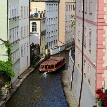 捷克布拉格-布拉格老城-黄金巷-火药塔-全境包车-私享行