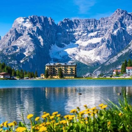 多洛米蒂顶流｜奥运小镇科尔蒂娜 雪山湖景纯玩一日游