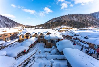中国雪乡纯玩一日游【6人VIP团丨赠驯鹿园丨汉服丨雪地摩托】【[专注哈尔滨雪乡纯玩旅游]0购物0自费，不用带钱包的旅行，不拼车，不等待，行中不换车不换向导不换团友】