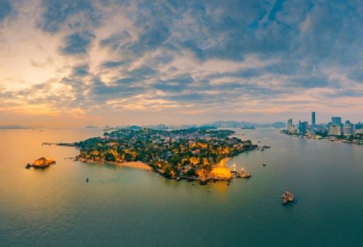 【魅力旅拍】世遗琴岛鼓浪屿一日游【[景点丰富]探寻神秘岛屿，万国建筑下留念拍照，一个能让你心灵得到释放的地方，一个来了就不想离开的岛屿】