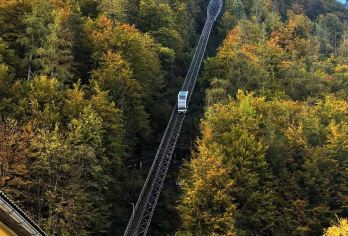 奥地利哈尔施塔特+戈绍湖+莫扎特故乡【中文包车+私家定制】【尊享一对一高端行程定制，多日豪华包车专属礼遇，专业旅行顾问24小时恭候垂询。】