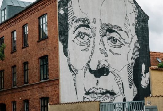 丹麦哥本哈根往返-欧登塞-安徒生故居-伊埃斯科城堡-包车精选【专属客服和本地中文司机，一家一团包车】