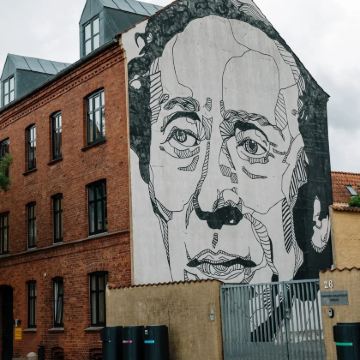 丹麦哥本哈根往返-欧登塞-安徒生故居-伊埃斯科城堡-包车精选