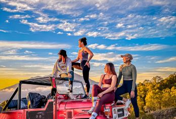 巴厘岛巴杜尔山日出吉普车及定制旅游【捕捉巴杜尔山日出美景，捕捉美丽的好的瞬间，探索乌布和金塔马尼的热门目的地，灵活安排行程，享受由经验丰富的司机和舒适车辆陪同的个性化旅游】