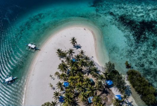 菲律宾科隆岛跳岛游沉船线｜帕斯岛+吕宋炮艇+午餐+接送【Pass Island：沙滩洁净，水质清澈，适合浮潜与休息。】
