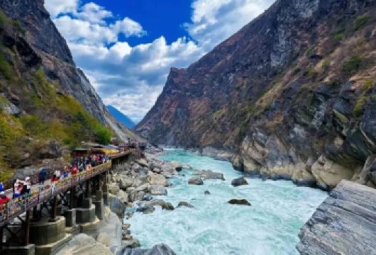 丽江出发中虎跳峡（中途客栈）+上虎跳峡+香格里拉一日游【两大热门景点联动（上虎跳峡、中虎跳峡）】
