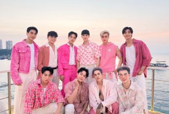 泰国芭堤雅格兰岛出海+东方嘉年华海天盛筵一日游【中/英文导游，酒店接送，摄影师跟拍】