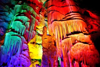 石泉老街+后柳水乡+燕翔洞【2-6人团】一日游【景区游览时间充足，旅途行程自由，真纯玩，无套路，无任何强制消费，享受美好惬意旅行。】