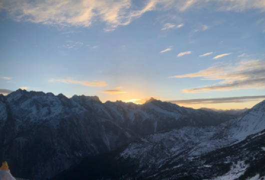 翡翠之眼登山游【[提供装备]登山杖+雪套+冰爪+睡袋+头灯（自备三节7号电池）】